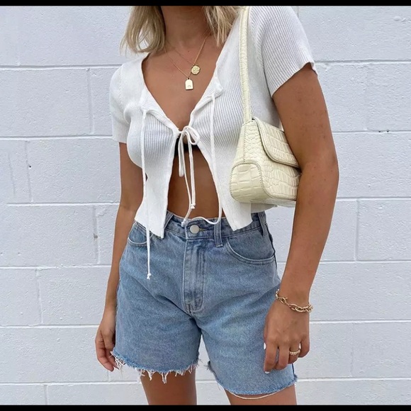 White lace up top - Picture 3 of 4